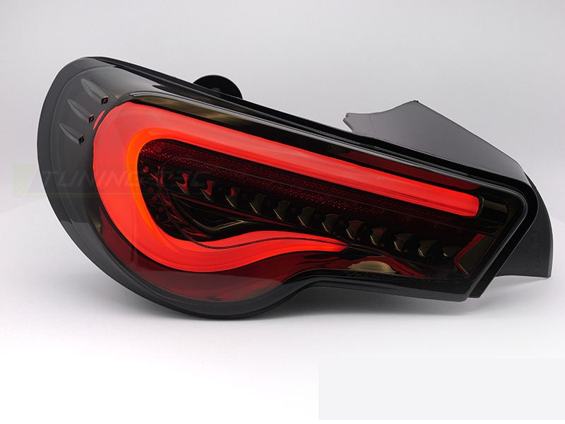 Toyota GT86 smoke baklykter LED Bar-design montert på bil