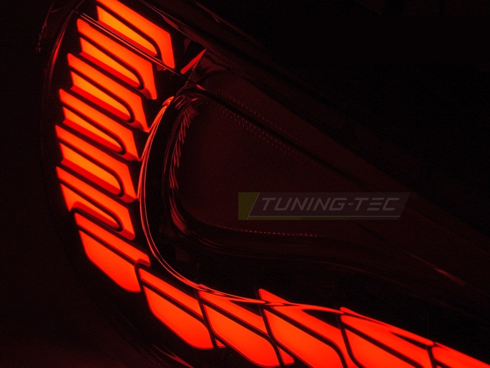 Baklykter LED OLED rød Toyota GT86 montert på bil bakfra