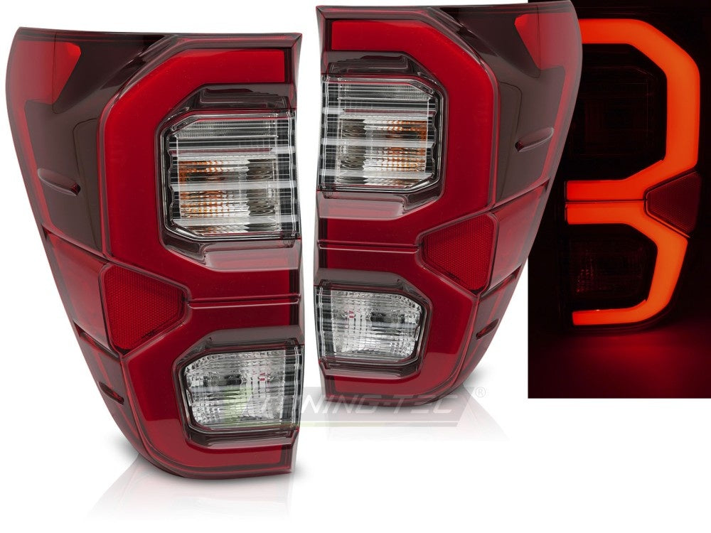 Baklykter med LED Bar-design til Toyota Hilux montert på bilen