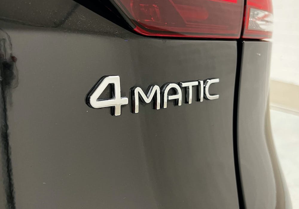 Emblem Mercedes 4Matic EQC Chrome-effect Edition - sett forfra