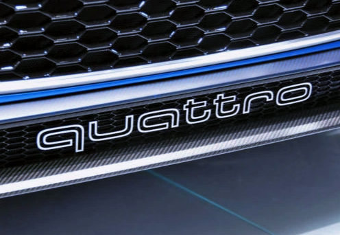 Emblem Audi quattro Titanium Grill Chrome Edition - sett bakfra