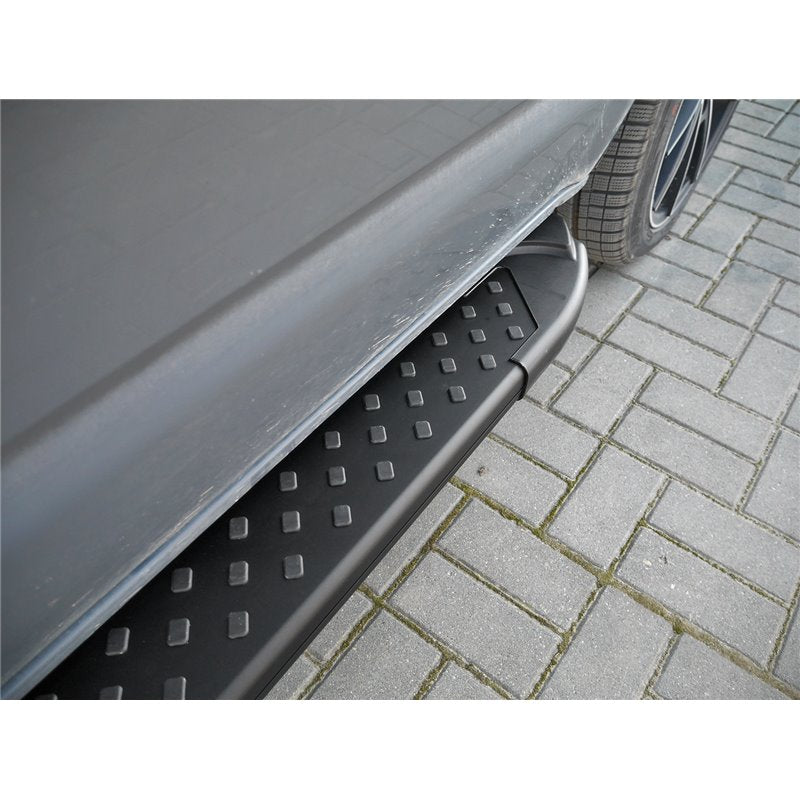 Stigtrinn Toyota Hilux VIII Facelift ARP (2020-) - nærbilde