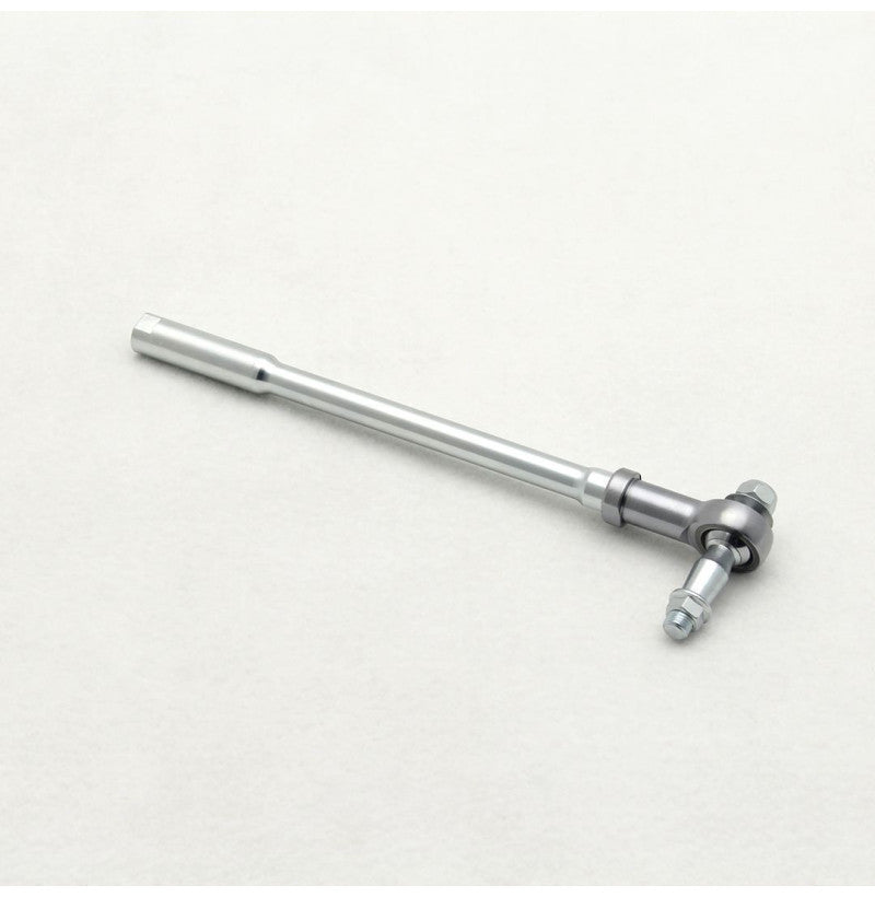 WISEFAB styringsvinkelkit nærbilde av bærearm og adapter BMW E30