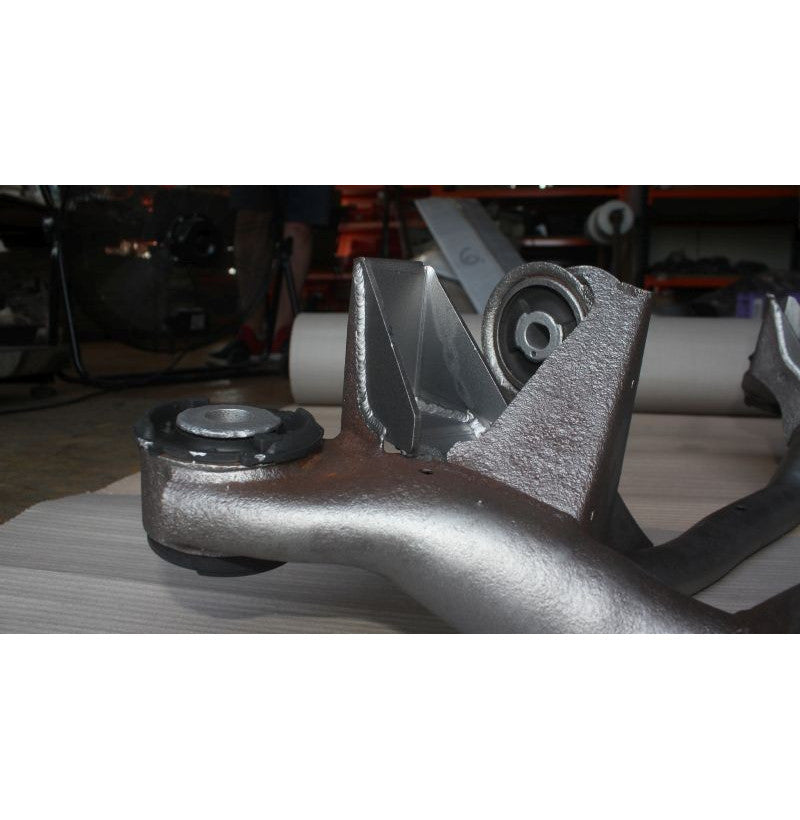 Forsterkning til BMW E46 stabilisatorfeste – produsert i Polen med laserskjæring