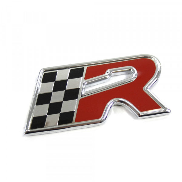 Emblem/logo til Seat R Cupra Chrome / / Red i krom, satin svart og rød utførelse montert på bakluke