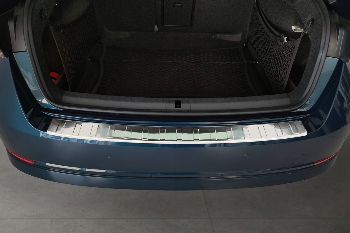 Avisa bakfangerbeskytter til Skoda Octavia IV Liftback – børstet overflate