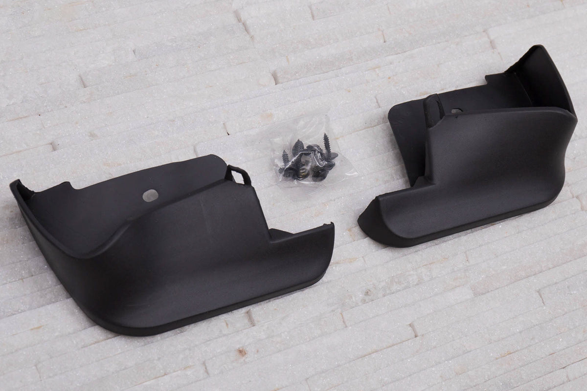 Ven-Tuning skvettlapp til Mitsubishi Outlander III – svart ABS-materiale