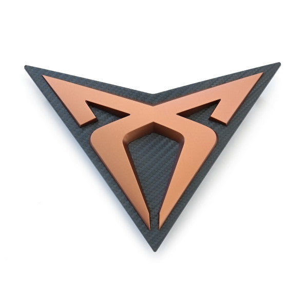 Emblem/logo til Cupra Formentor > Copper / Carbon i kobber og karbonfarge, perfekt for front grill