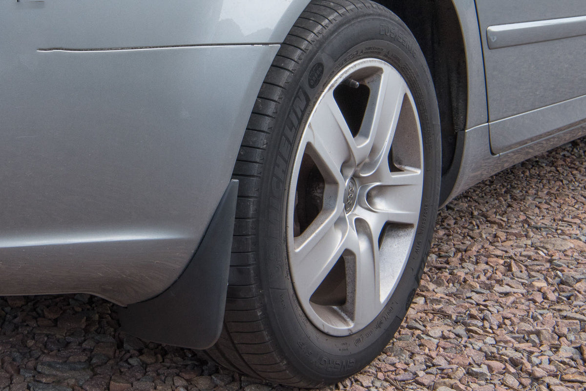 Ven-Tuning skvettlapp til Audi A4 / stasjonsvogn – svart ABS-plast