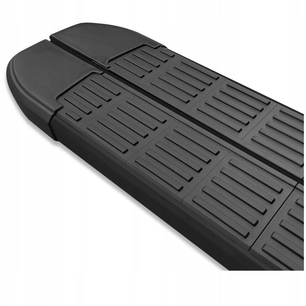 Nærbilde av sklisikker tråkkflate på Stigtrinn 5K Parts i sort aluminium til Jeep Commander 2005-2010.