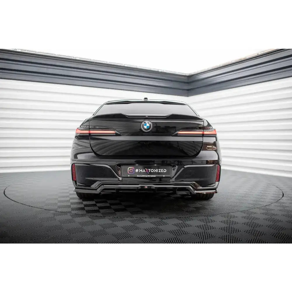 Central Rear Splitter (with Vertical Bars) Bmw 7 M-pack G70