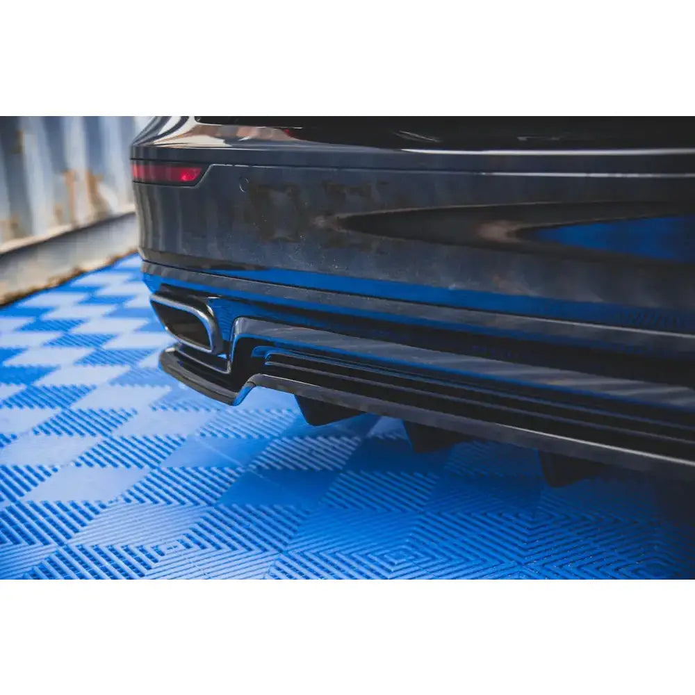 Central Rear Splitter (with Vertical Bars) Volvo S60 R-design Mk3 - 4