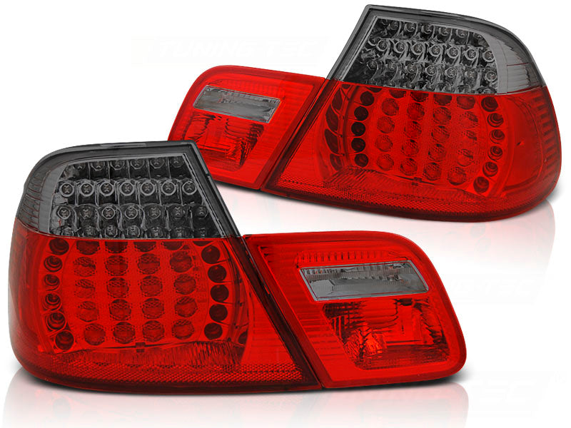 Baklykter LED Red Smoke Sequential til BMW E46 Coupe 99-03 sett rett bakfra på hvit bakgrunn.