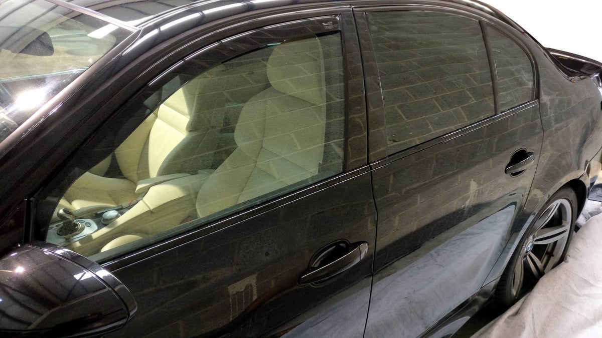 Vindavviser Bmw 5 (E60) Sedan / sett 4 stk. (2003-2010) – PMMA Plexi - nærbilde
