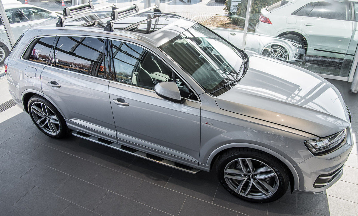 Stigtrinn Ventshield montert under dørterskel på Audi Q7 4M