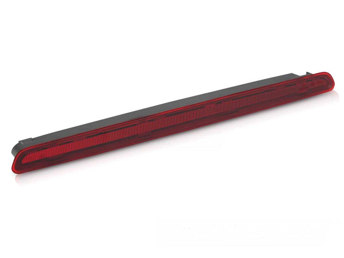 Bremselys LED Red Tredje bremselys til VW T6/T6.1 16-22 sett rett bakfra på hvit bakgrunn.