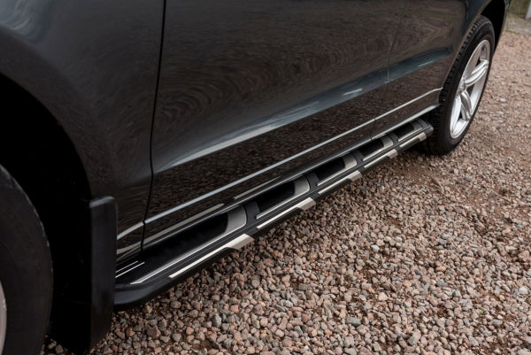 Stigtrinn fra Ventshield til Audi Q5 8R 2008-2016 i aluminium og ABS med monteringssett