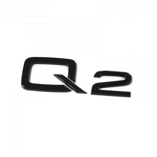 Emblem/logo for Audi Q2 Black Glossy i svart blank ABS-materiale til bakluke