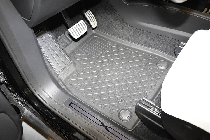 Gulvmatter Tesla Model X (2015-2021) – Antiskli luktfrie gummi TPE - sett forfra