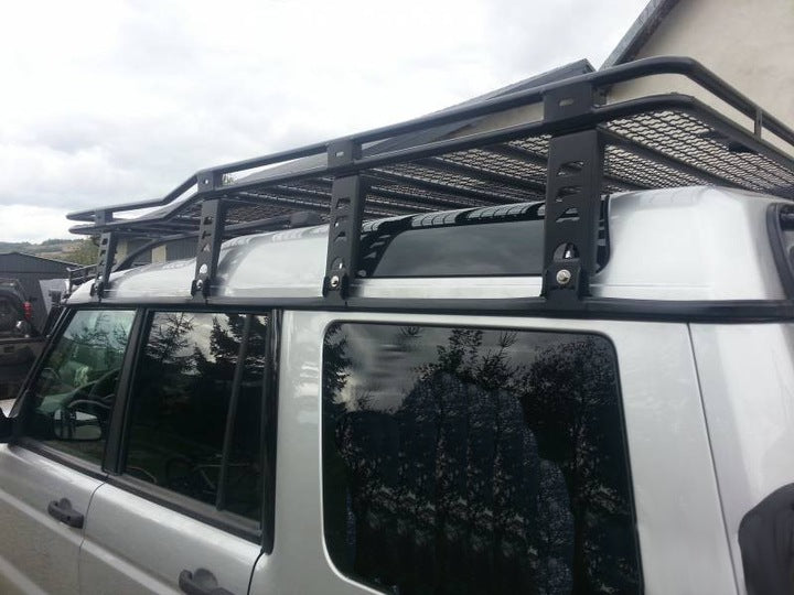 Takstativ Plattform ukjent produsent til Land Rover Discovery 2 (L318) - svart aluminium med monteringstilbehør