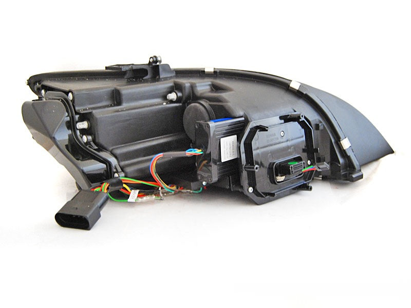 Frontlykter Audi TT 8J 06-10 nærbilde.