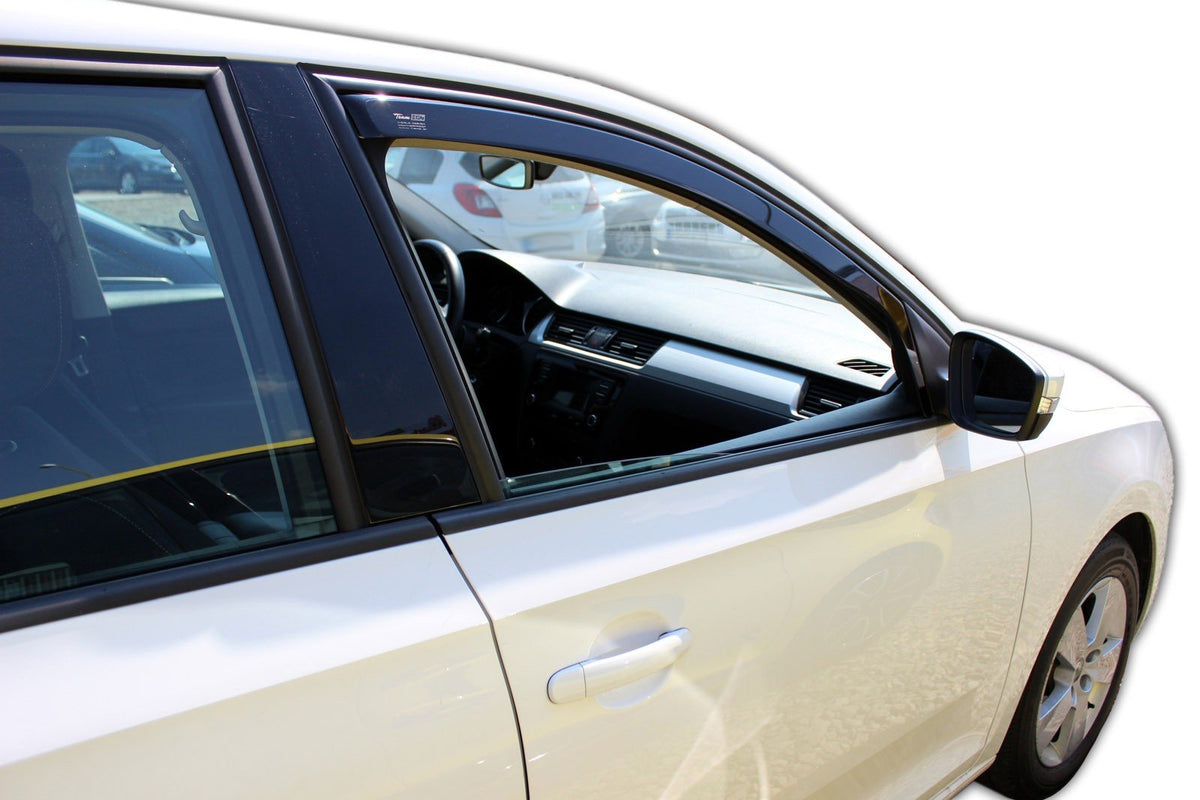 Heko vindavviser til Skoda Rapid – sort transparent design