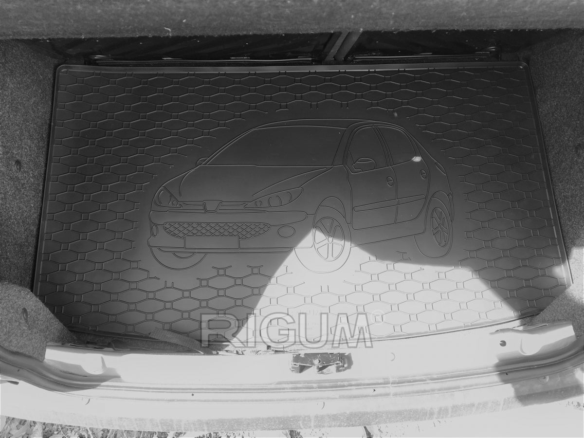 Rigum bagasjeromsmatte til Peugeot 206 Hatchback – med 10 mm sidekant