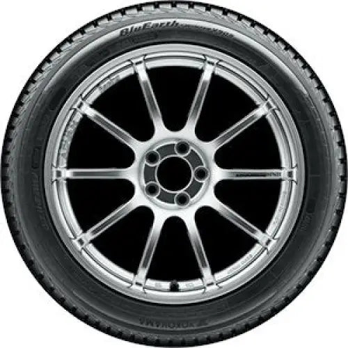 Dekk Yokohama Bluearth Winter V905 235/55 R19 101 v Suv