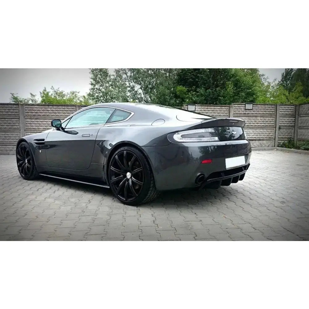 Diffuser bak Aston Martin V8 Vantage