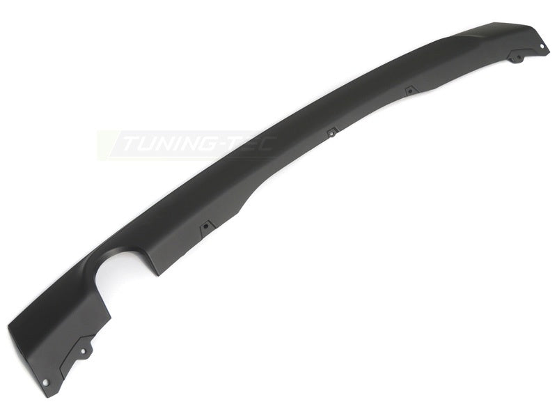 Diffuser BMW F30 sedan 2011–2018 med enkelt eksosuttak i sportdesign nærbilde