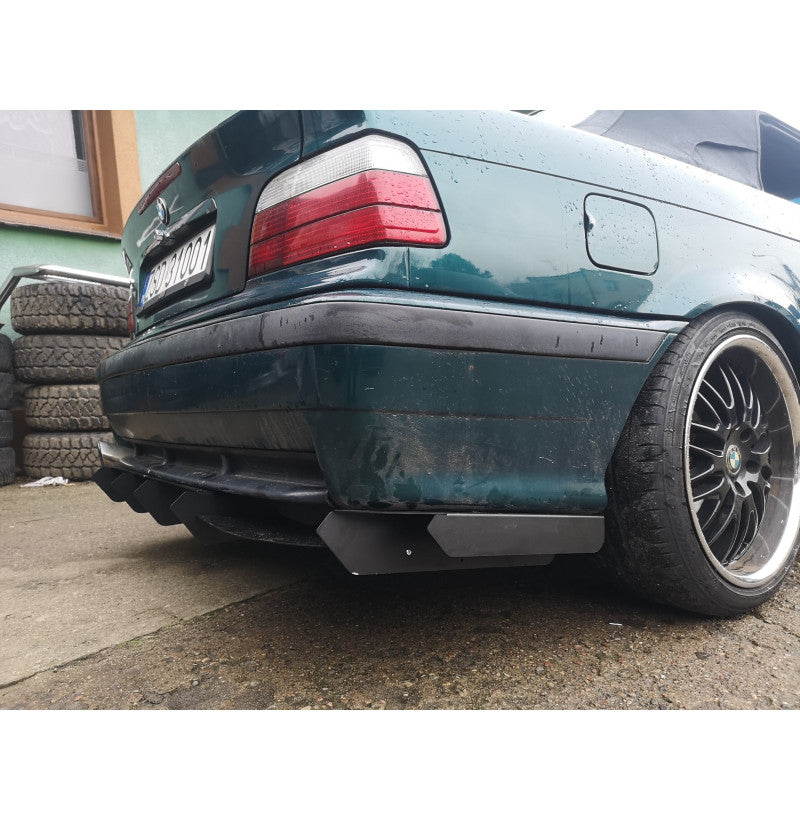 Diffuser til BMW E36 M-pakke støtfanger i 3 mm aluminium, sett forfra