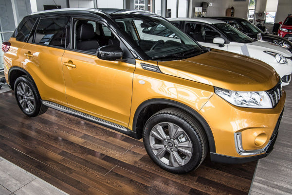 Stigtrinn Suzuki Vitara II (LY) Ventshield (2015-2018) - sett forfra
