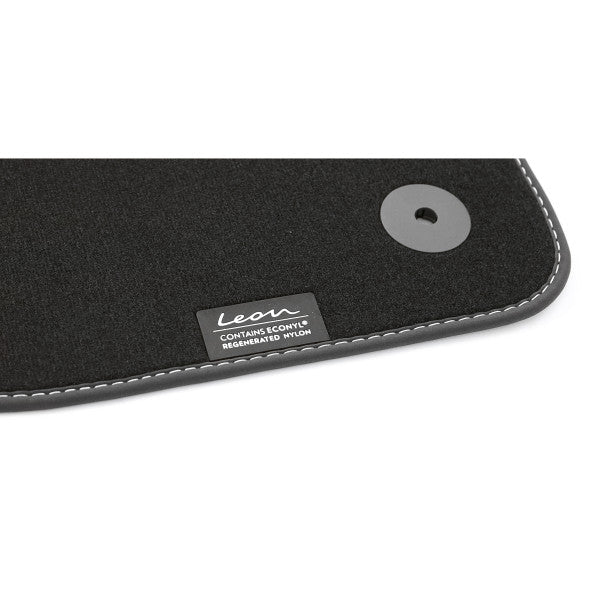 VAG OEM stoffmatter til Seat Leon 4 (KL) – svart satin stoff