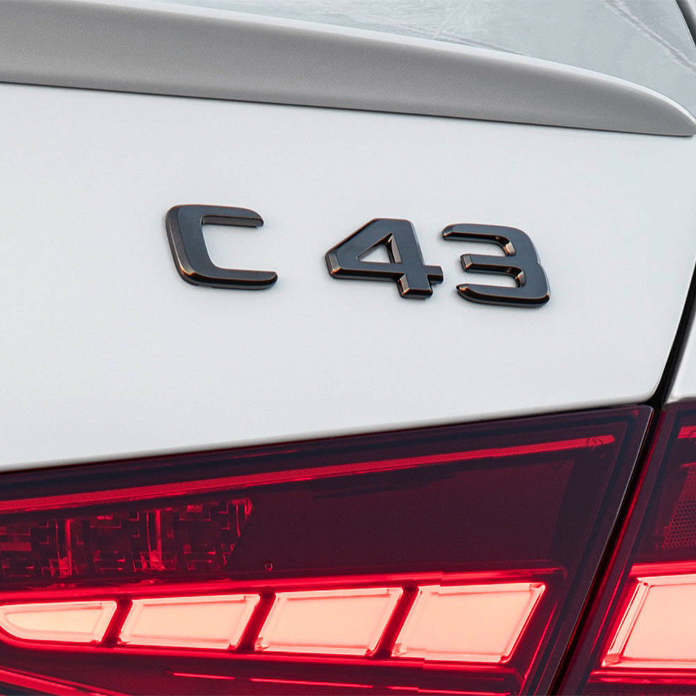Emblem/logo til Mercedes C43 C (W205 / W206) Sport i Black Edition, lakkert svart og tilpasset bakluke