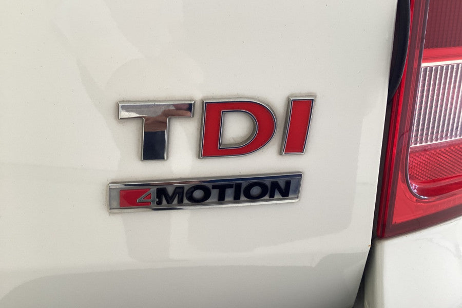 Emblem/logo til Vw TDI Amarok > / VW Crafter 2012 -> Chrome / Red i krom og rød farge, original VW-del