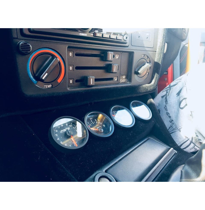 Nærbilde av kantpresset instrumenthylle for BMW 3 Serie E30