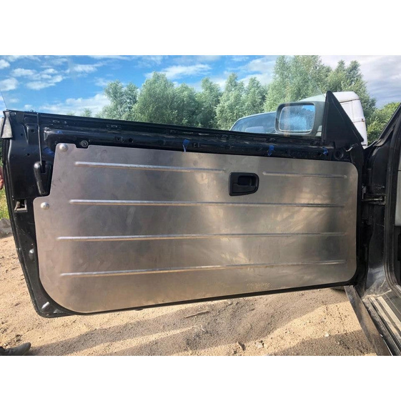 BMW E36 Compact dørpaneler i 1 mm aluminium montert i bil for drift og motorsport
