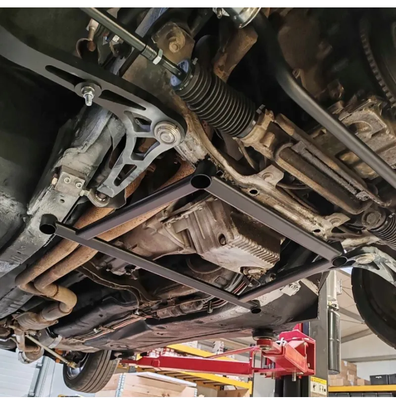 Nedre avstiver for BMW E36 front – flatovalt stålrør 40x20 mm TIG-sveiset