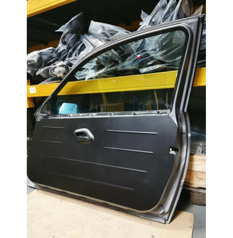 Komplett sett med lette dørpaneler til BMW E46 Compact, sett forfra