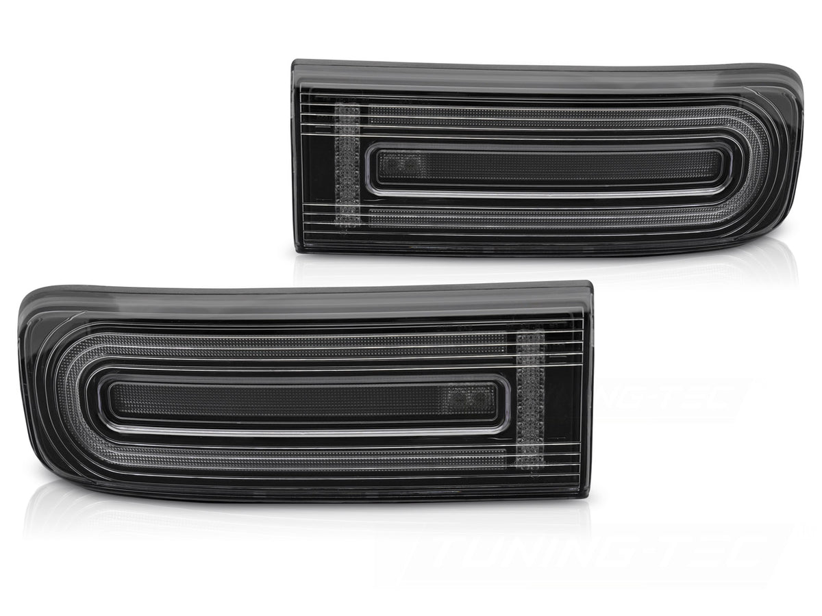 Baklykter LED Black til Mercedes G-Klasse W464 18- sett rett bakfra på hvit bakgrunn.