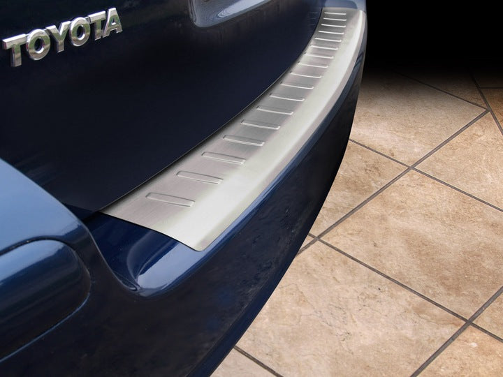 Avisa bakfangerbeskytter til Toyota Avensis II (T25) / Silver Edition – rustfritt stål
