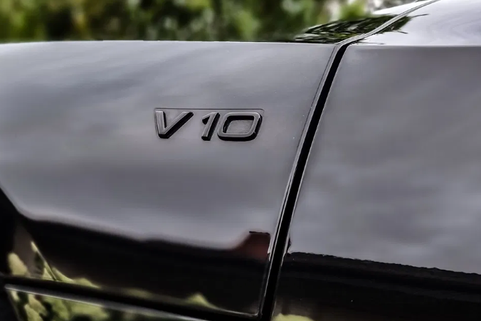 Emblem Audi V10 Sport Black Edition - detaljer