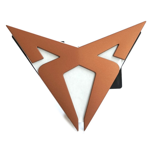 Emblem/logo i kobber til Cupra Born > Copper, original Seat-detalj med perfekt passform og enkel montering