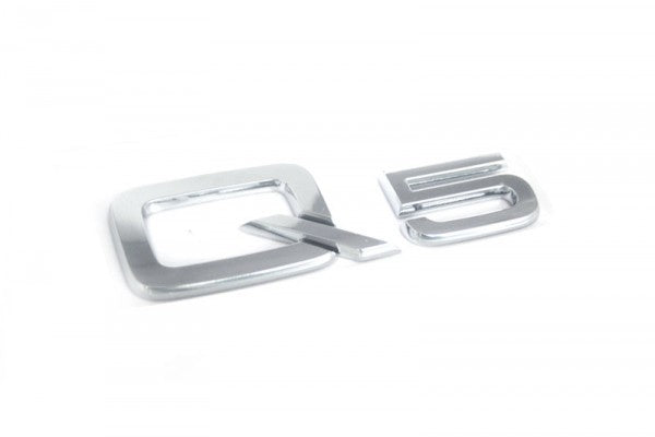 Emblem/logo i krom til Audi Q5 8R for bakluke med perfekt passform og enkel montering
