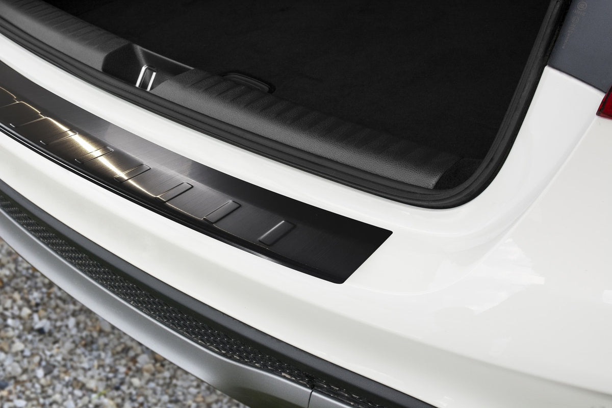 Bakfangerbeskytter Mercedes GLA (X156) / Black Edition (2013-2019) – Rustfritt stål - detaljer