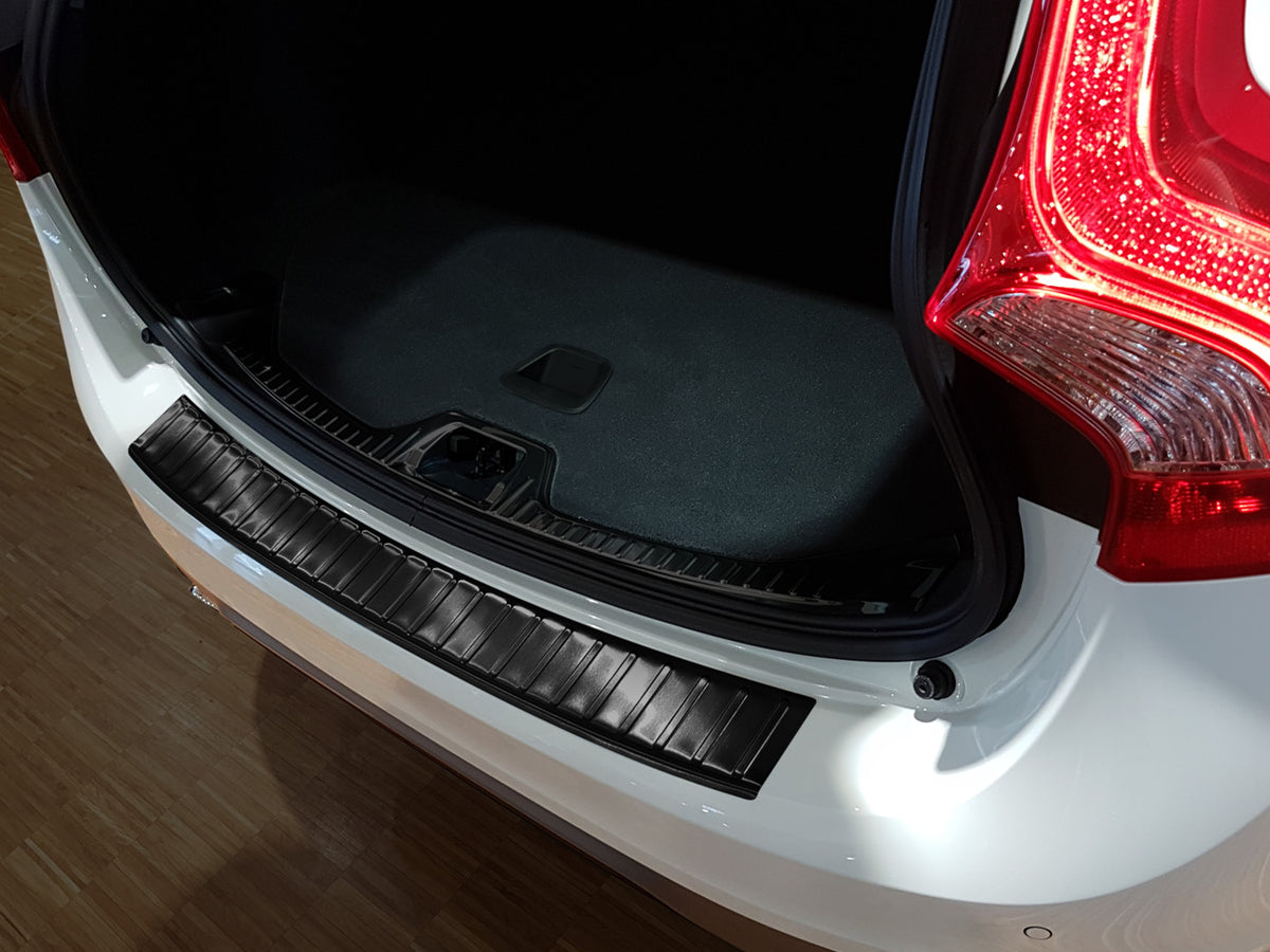 Avisa bakfangerbeskytter til Volvo V60 I – svart børstet overflate