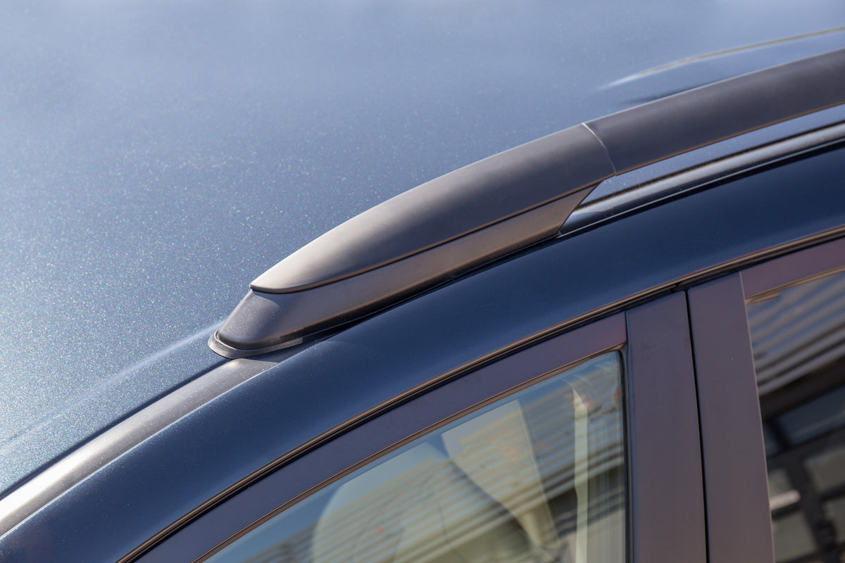 Takrails Toyota RAV4 IV Ventshield (2013-2019) - nærbilde
