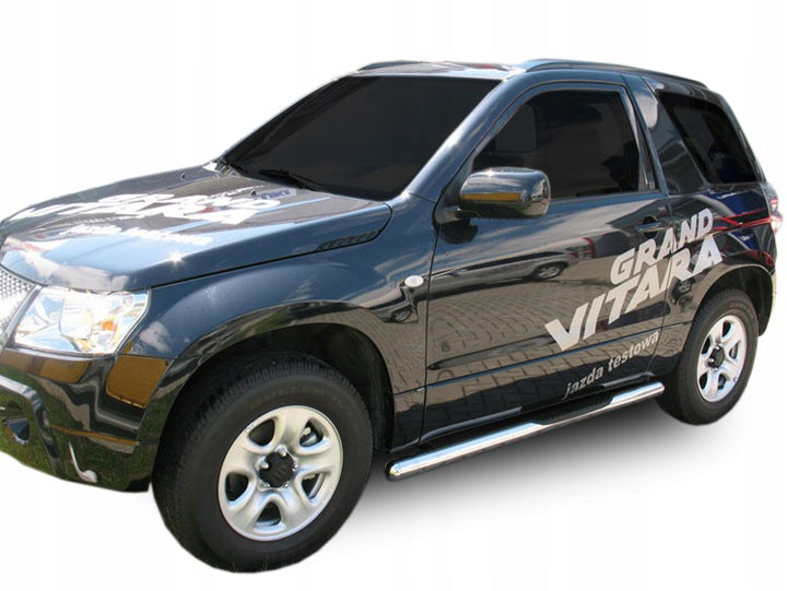 Stigtrinn Scoutt til Suzuki Grand Vitara II 2005-2015 i rustfritt stål for enkel montering og beskyttelse