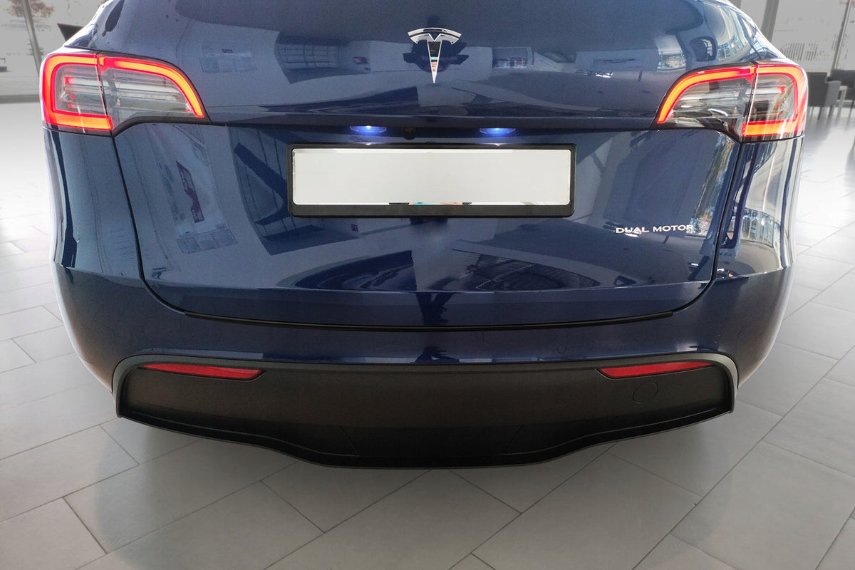 Bakfangerbeskytter Tesla Model Y (2020-) – Rustfritt stål - detaljer