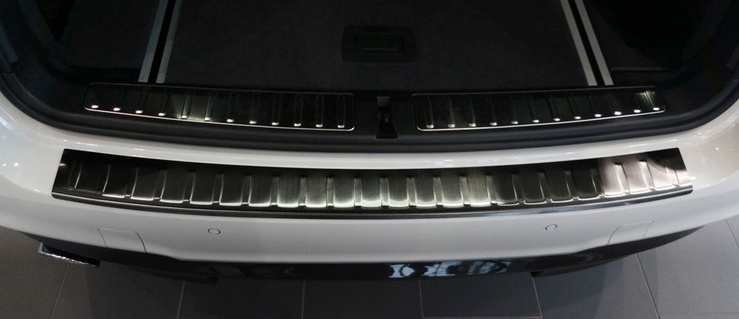 Avisa bakfangerbeskytter til Bmw X3 (F25) LCI – svart børstet stål